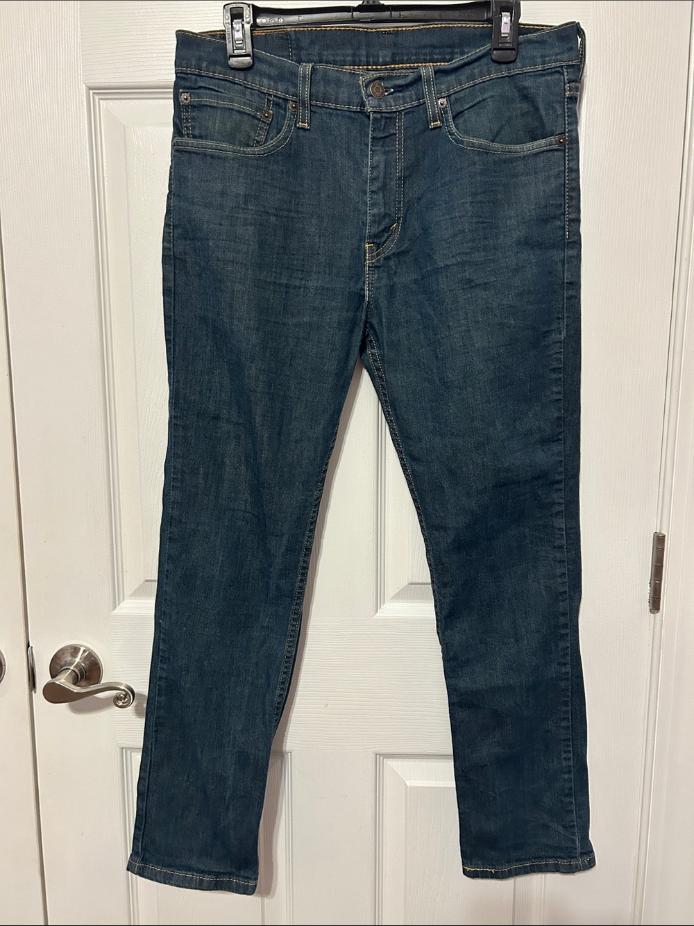 Levi's Men's Slim Straight Jeans in Dark Blue Wash